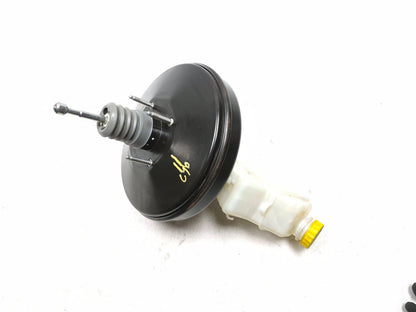 2014 Fiat 500l Power Brake Booster W/ Master Cylinder OEM