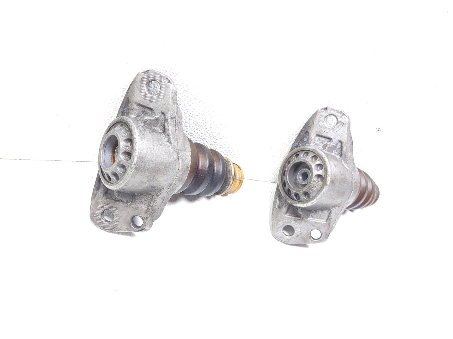 09 10 11 12 Volkswagen Cc Rear Shock Mount Dust Bump Stops OEM
