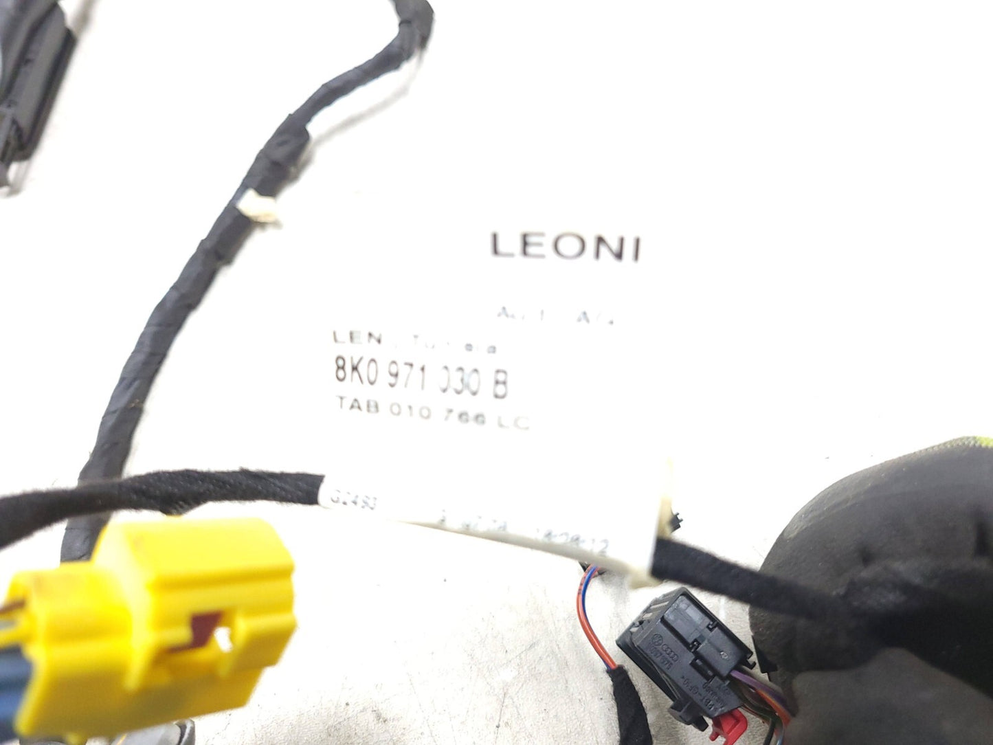 2009 - 2016 Audi A4 S4 Sedan Front Door Wire Harness Passenger Side Right OEM