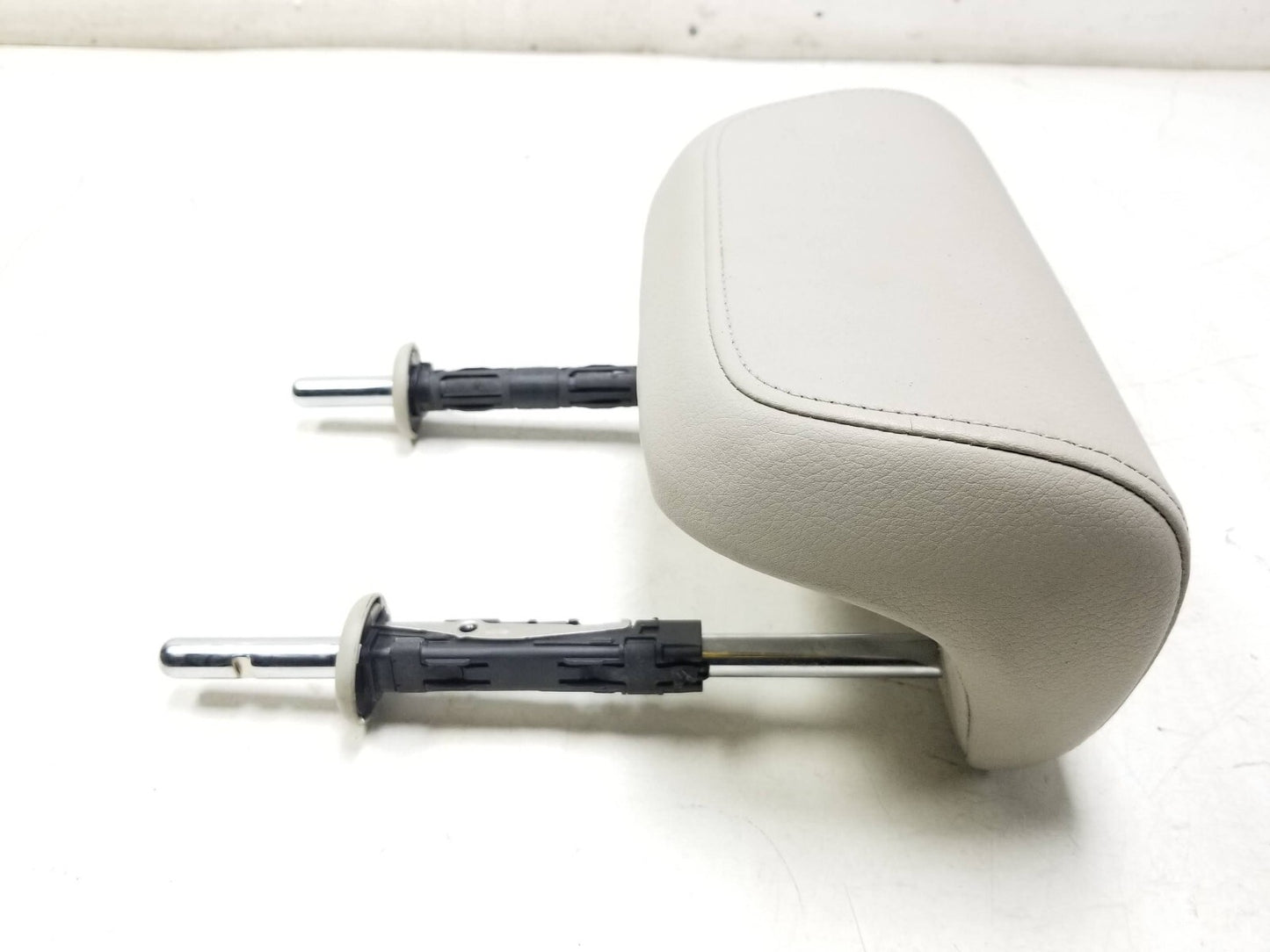 2009 - 2012 Audi Q5 Rear Seat Headrest 3pcs OEM ✅