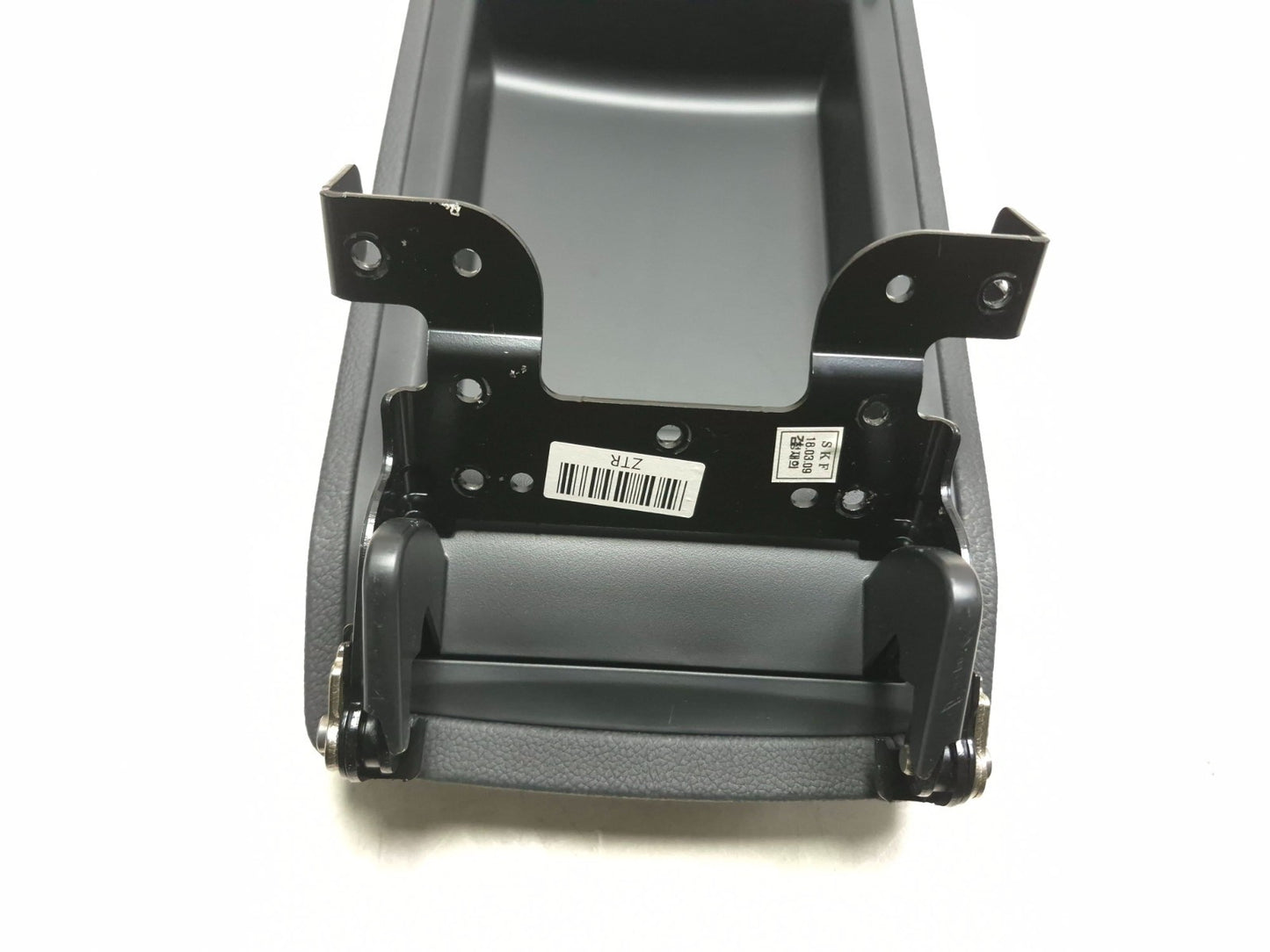 2018 Hyundai Sonata Center Console Armrest Lid OEM 45k Miles