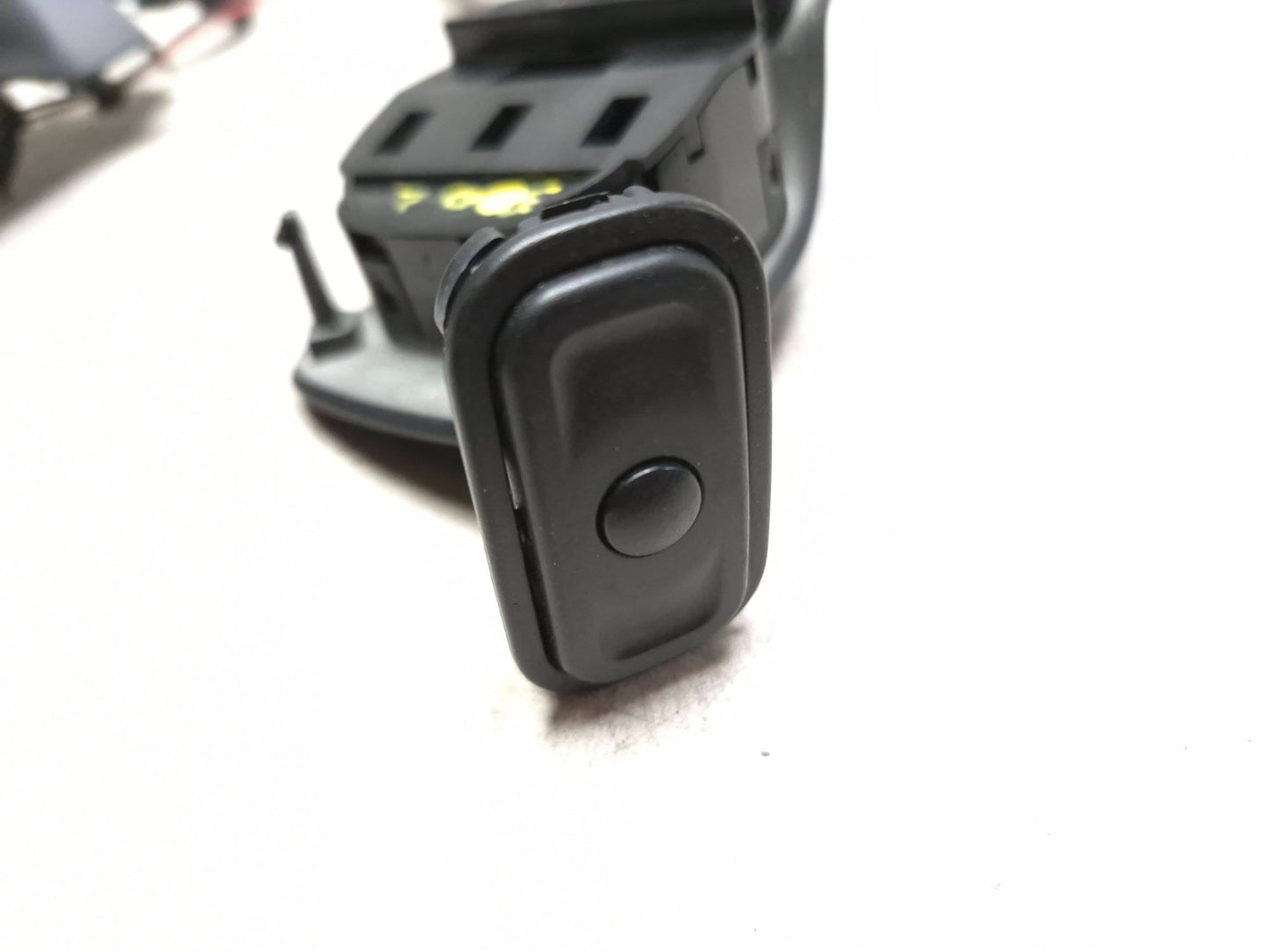 2014 Fiat 500l Steering Wheel Multi Function Control Switch Buttons OEM