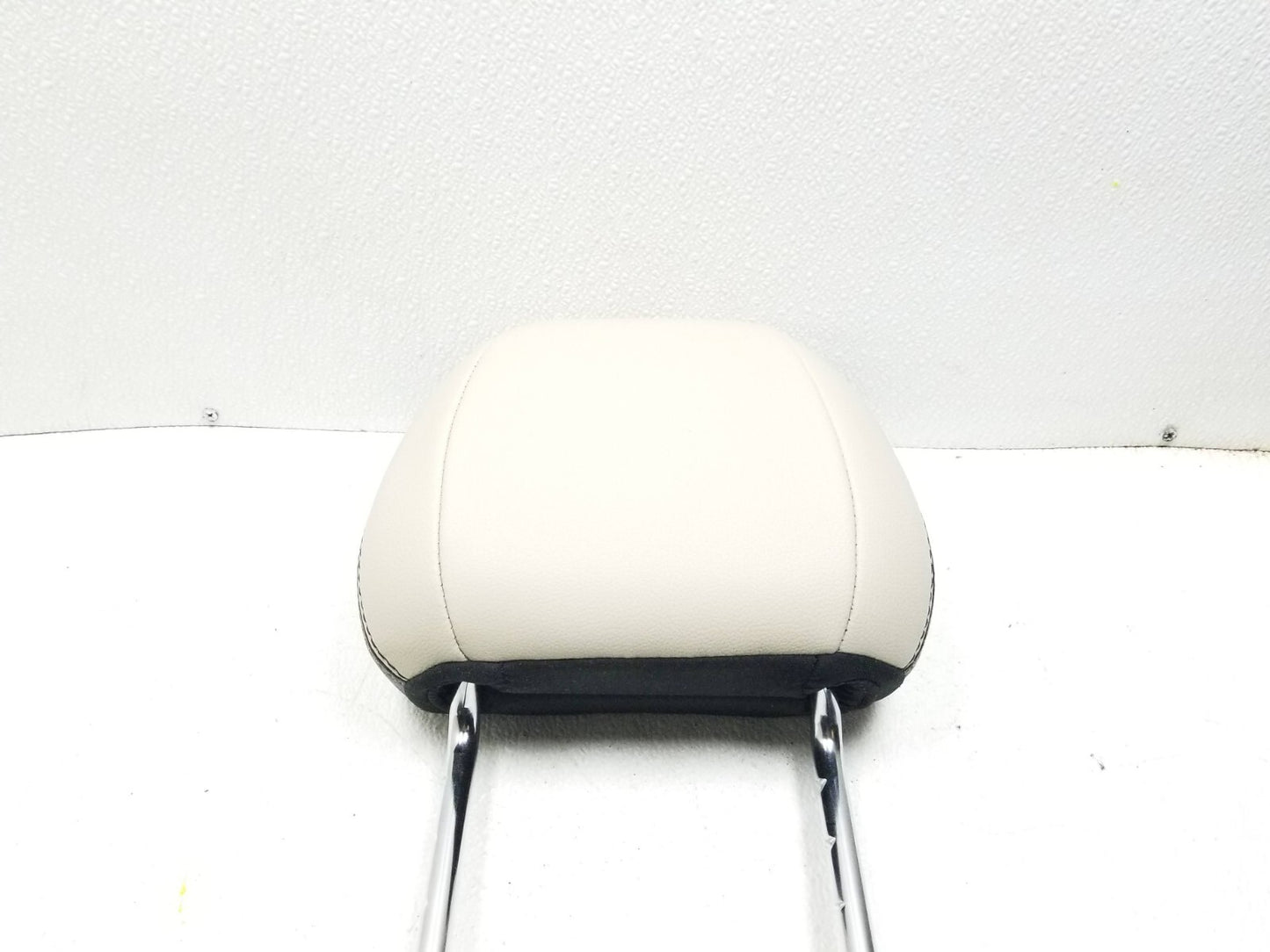 2016 Ford Mustang Gt Front Seat Headrest Left Driver Side OEM