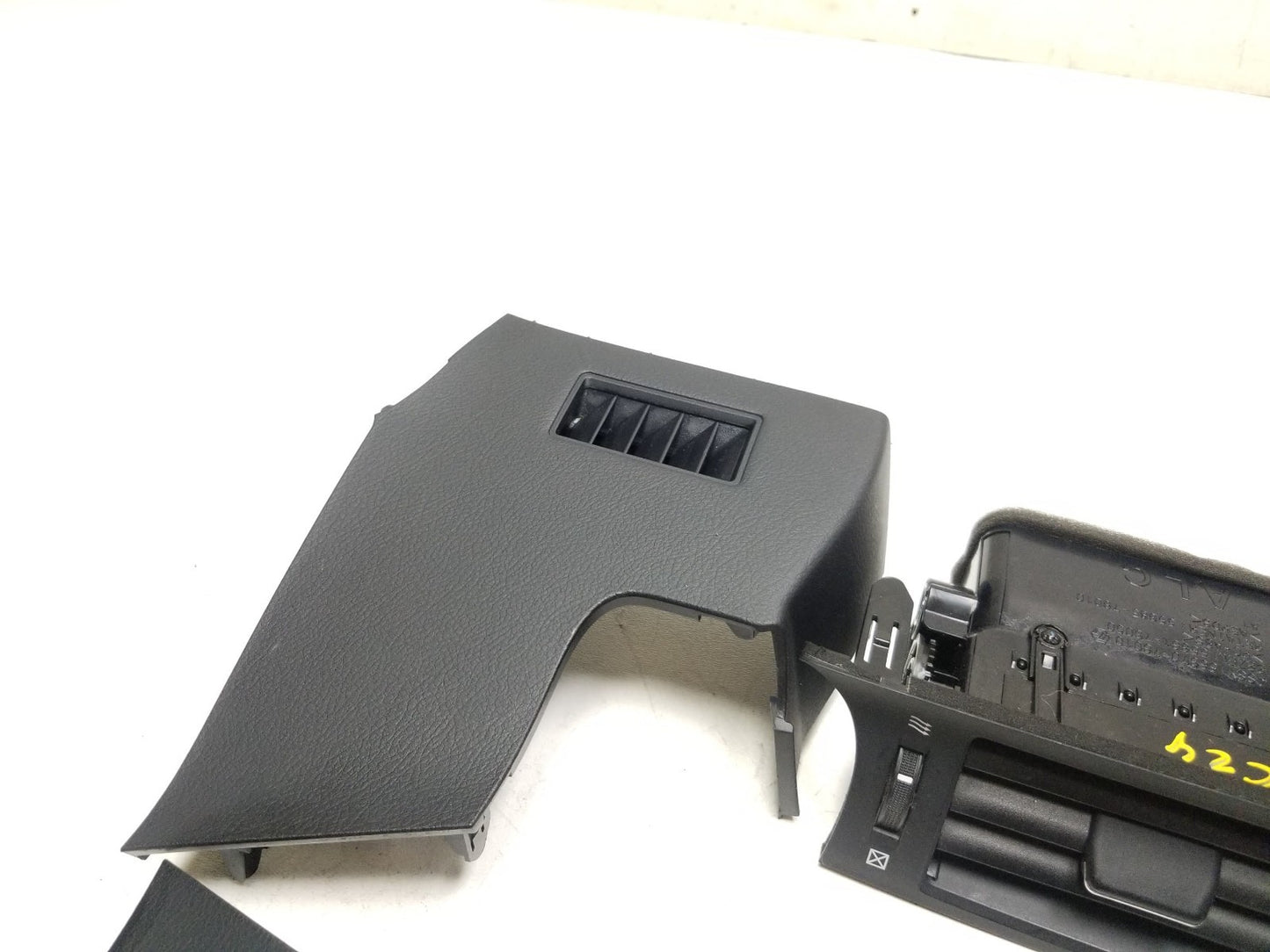 11-17 Lexus CT200h Dash Air Vent 5pcs Oem✅