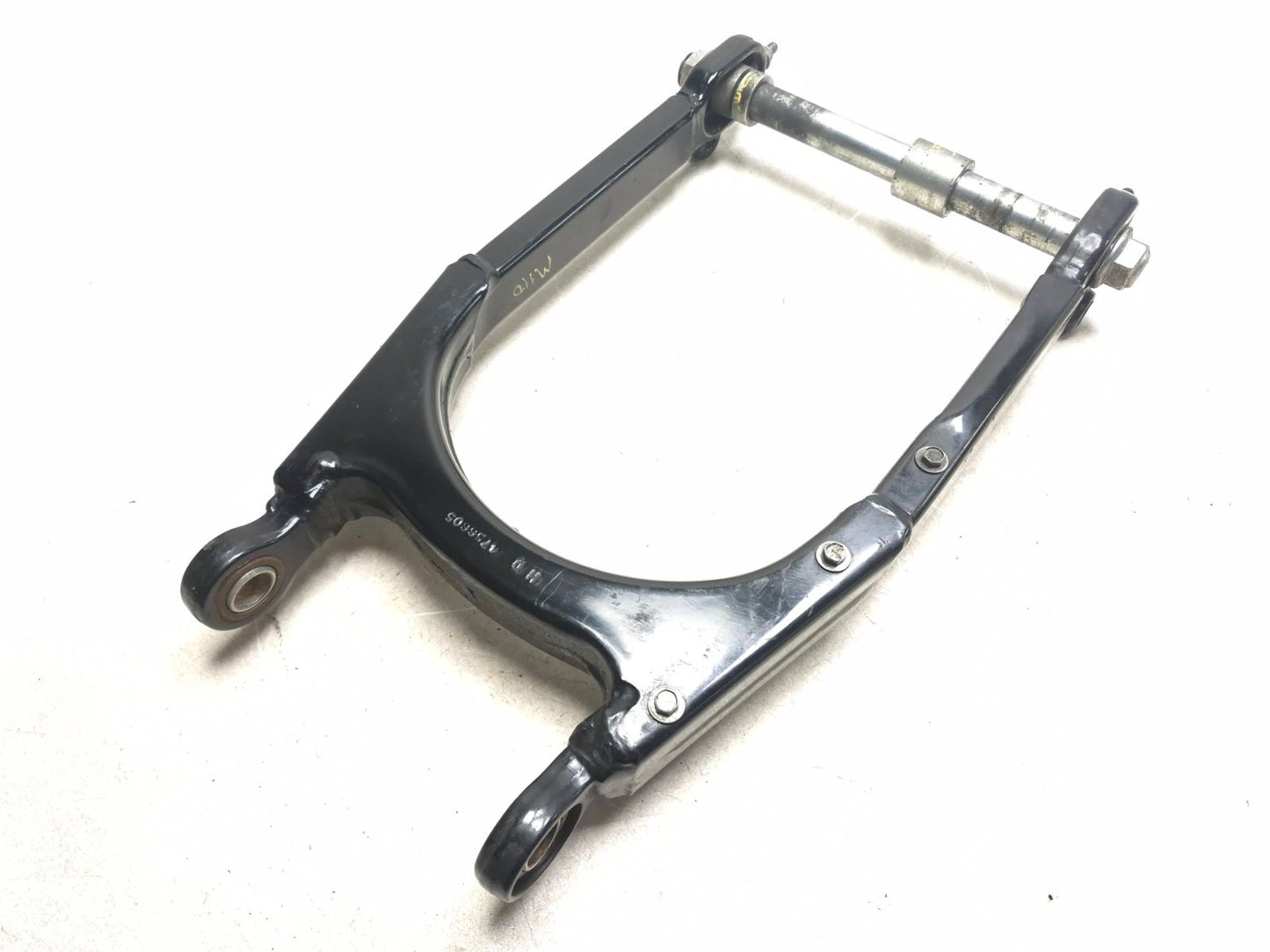 2006 Harley-davidson Sportster Xl883 Rear Swingarm & Bolt Assy OEM