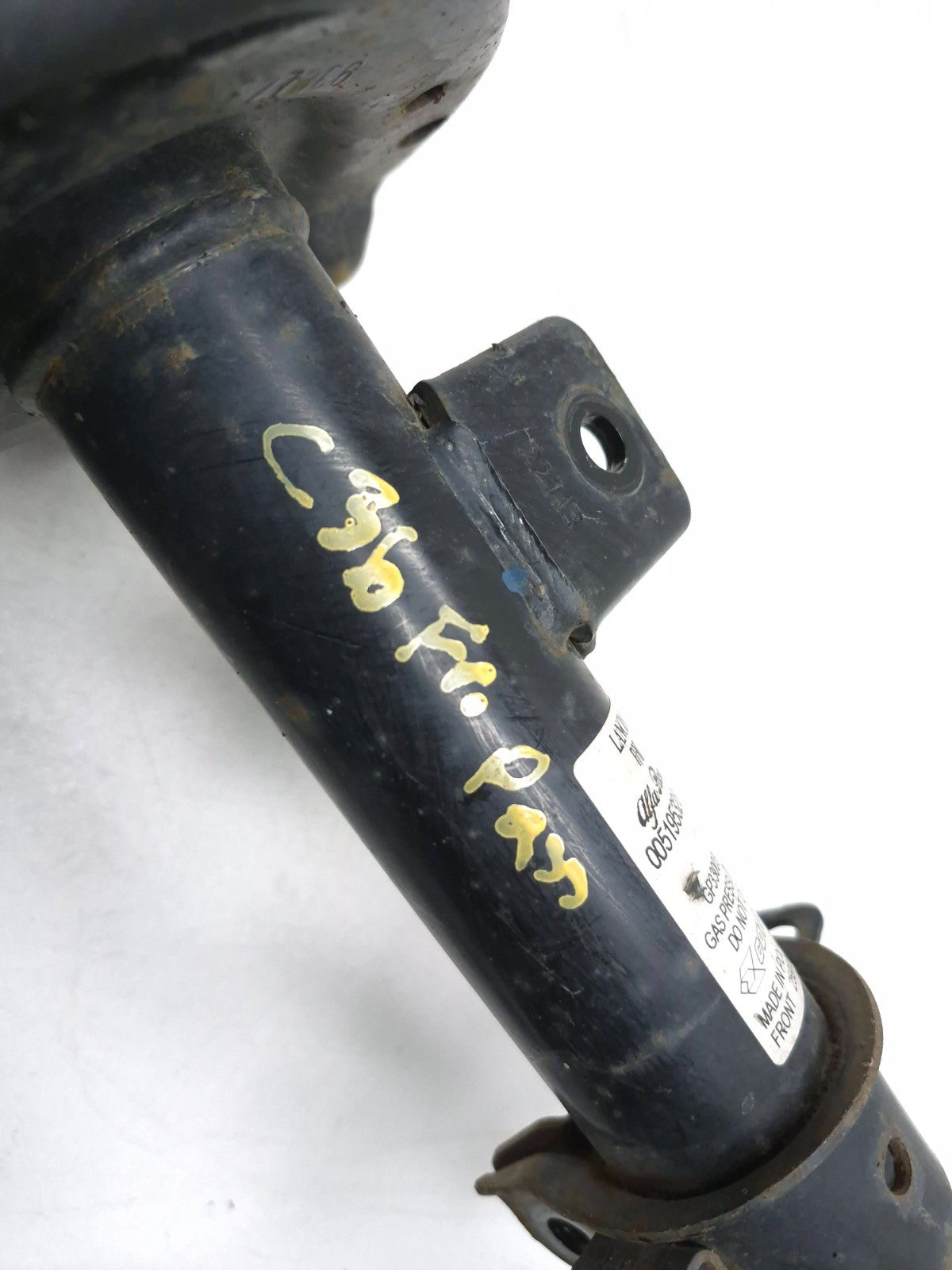 2014 Fiat 500l Front Shock Strut Absorber With Spring Pair OEM