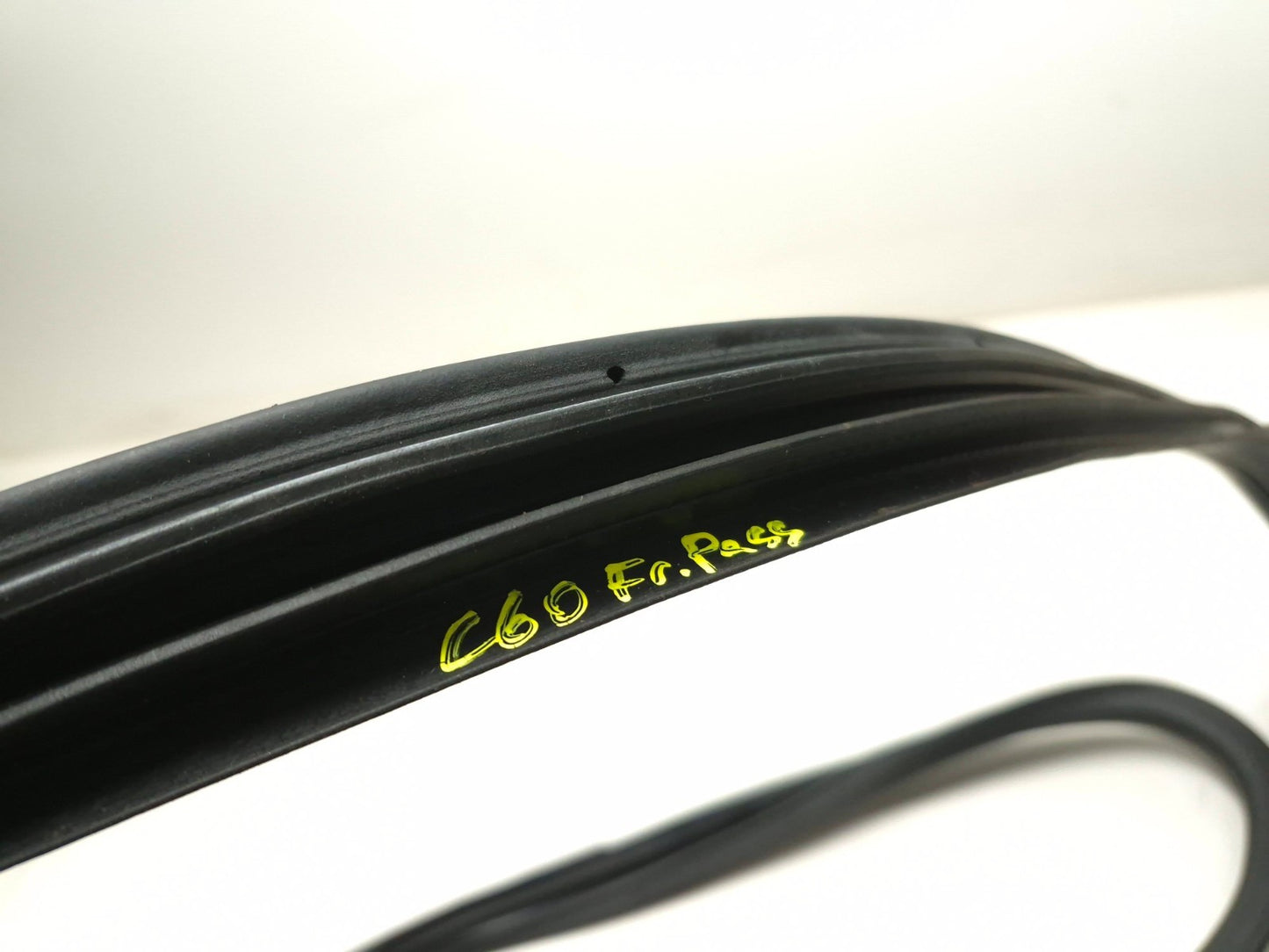 2007 Acura Tl Type-s Front Door Weatherstrip Seal Right Passenger Side Set OEM