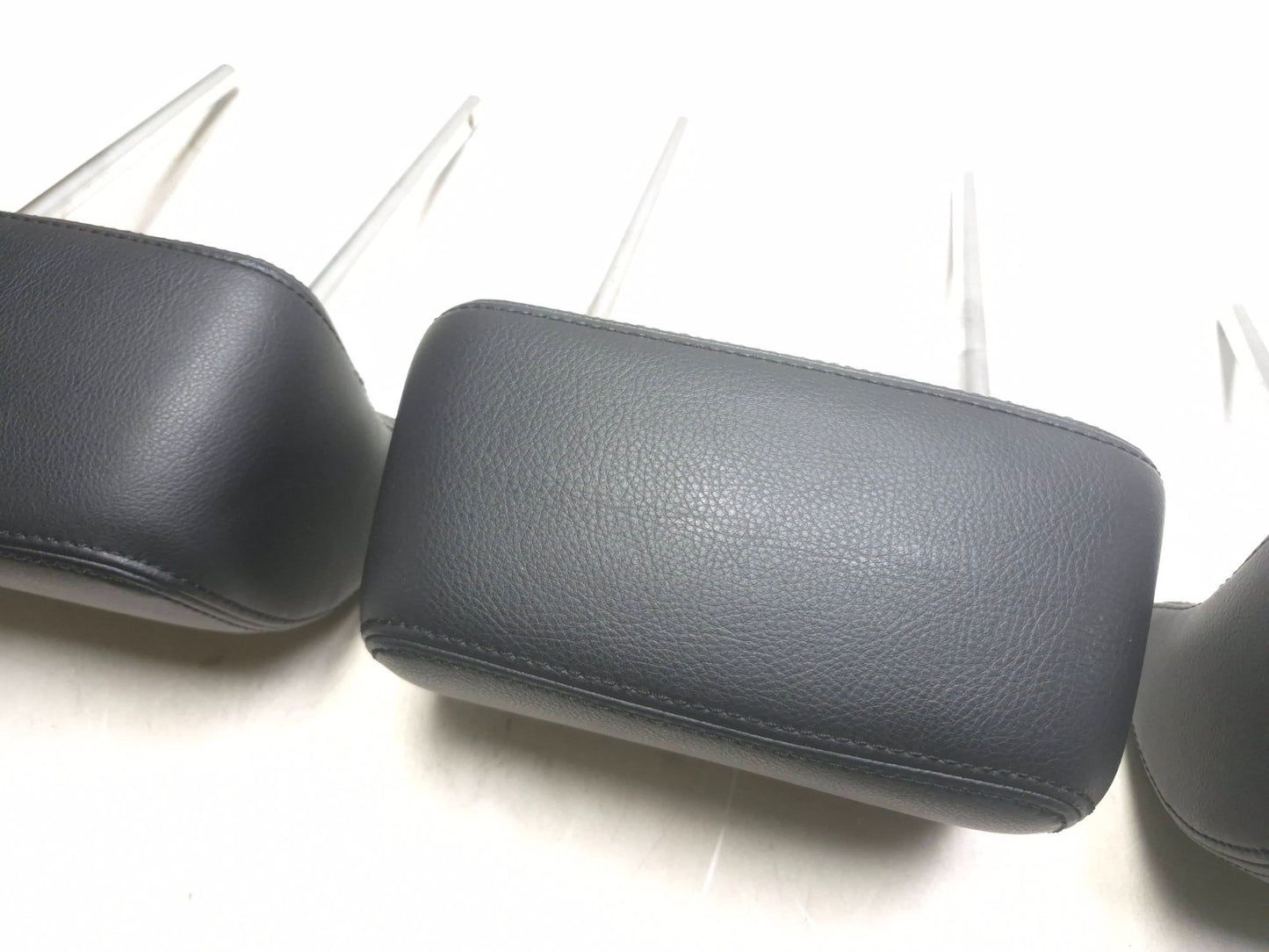 2011 Volkswagen Tiguan Rear Seat Headrest 3pcs OEM