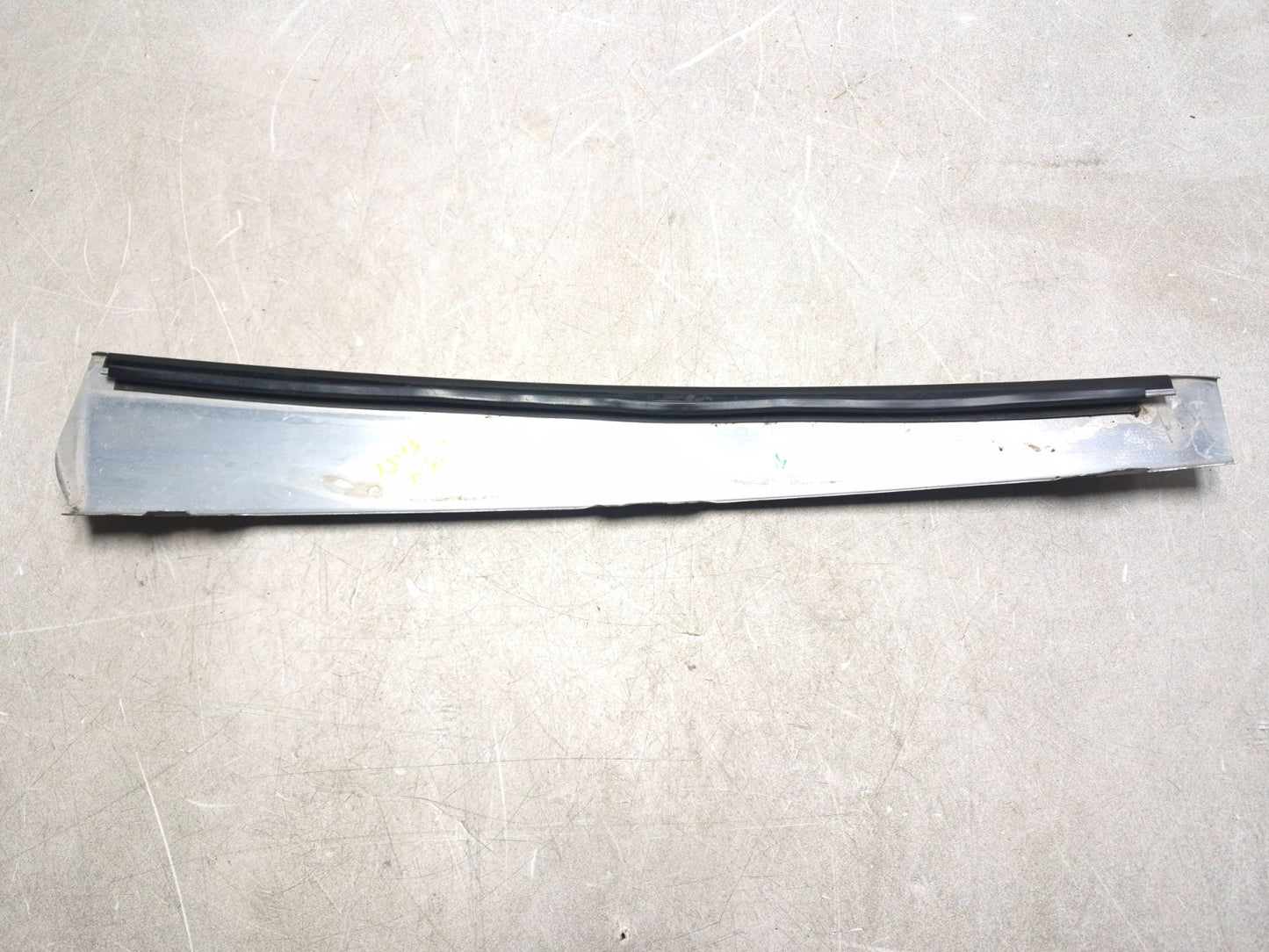 2008 Lincoln Navigator Front Door Pillar Molding Trim Driver Side Left  OEM