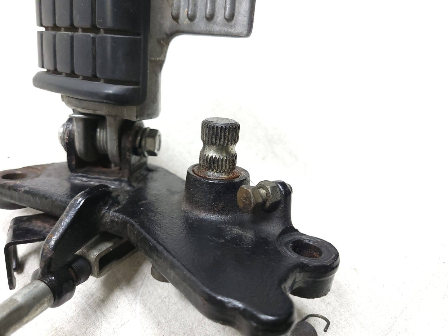 1986 Kawasaki Vulcan 750 Vn750 Right Front Foot Peg & Bracket OEM