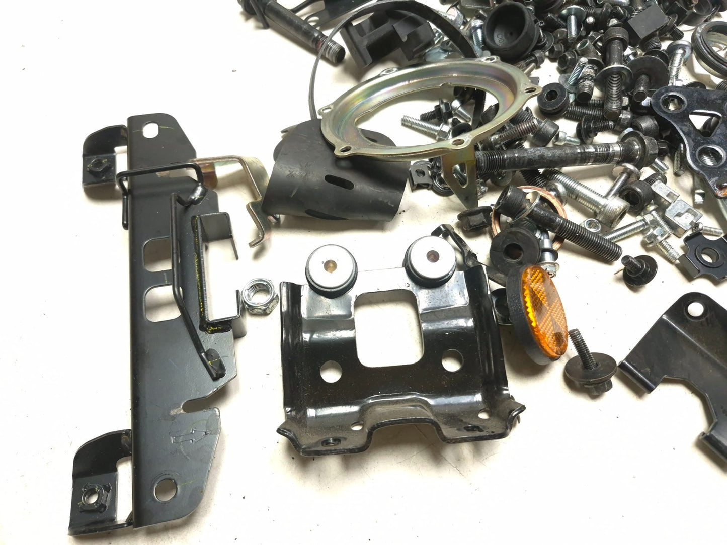 2025 Yamaha Yzf R3 Misc Bolt & Hardware Bracket OEM