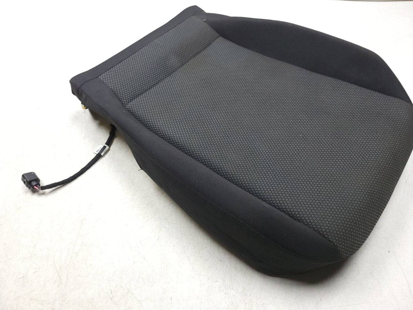 2019 - 2023 Volkswagen Jetta Front Seat Cushion Bottom Lower Passenger Right OEM