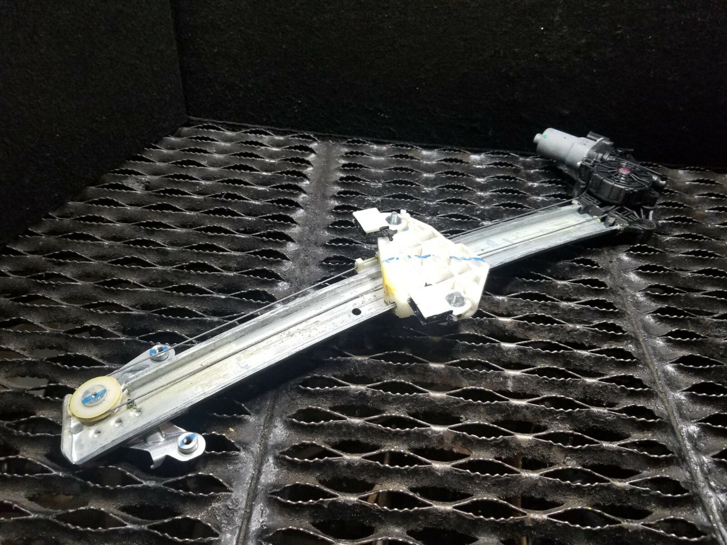 2013 Honda Accord Front Passenger Door Window Regulator W/ Motor OEM