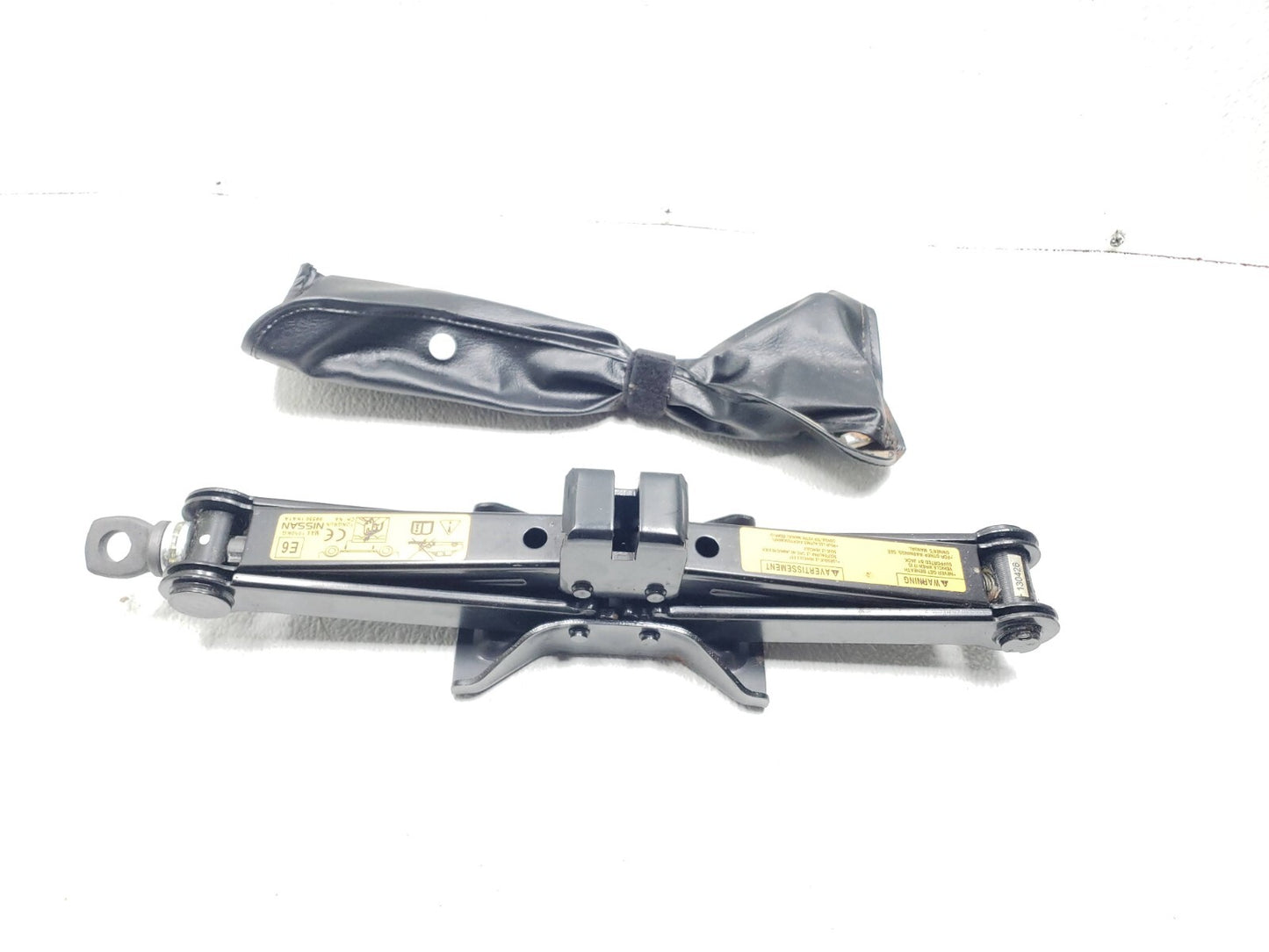 2013 Nissan Juke Spare Tire Jack & Tool Kit OEM