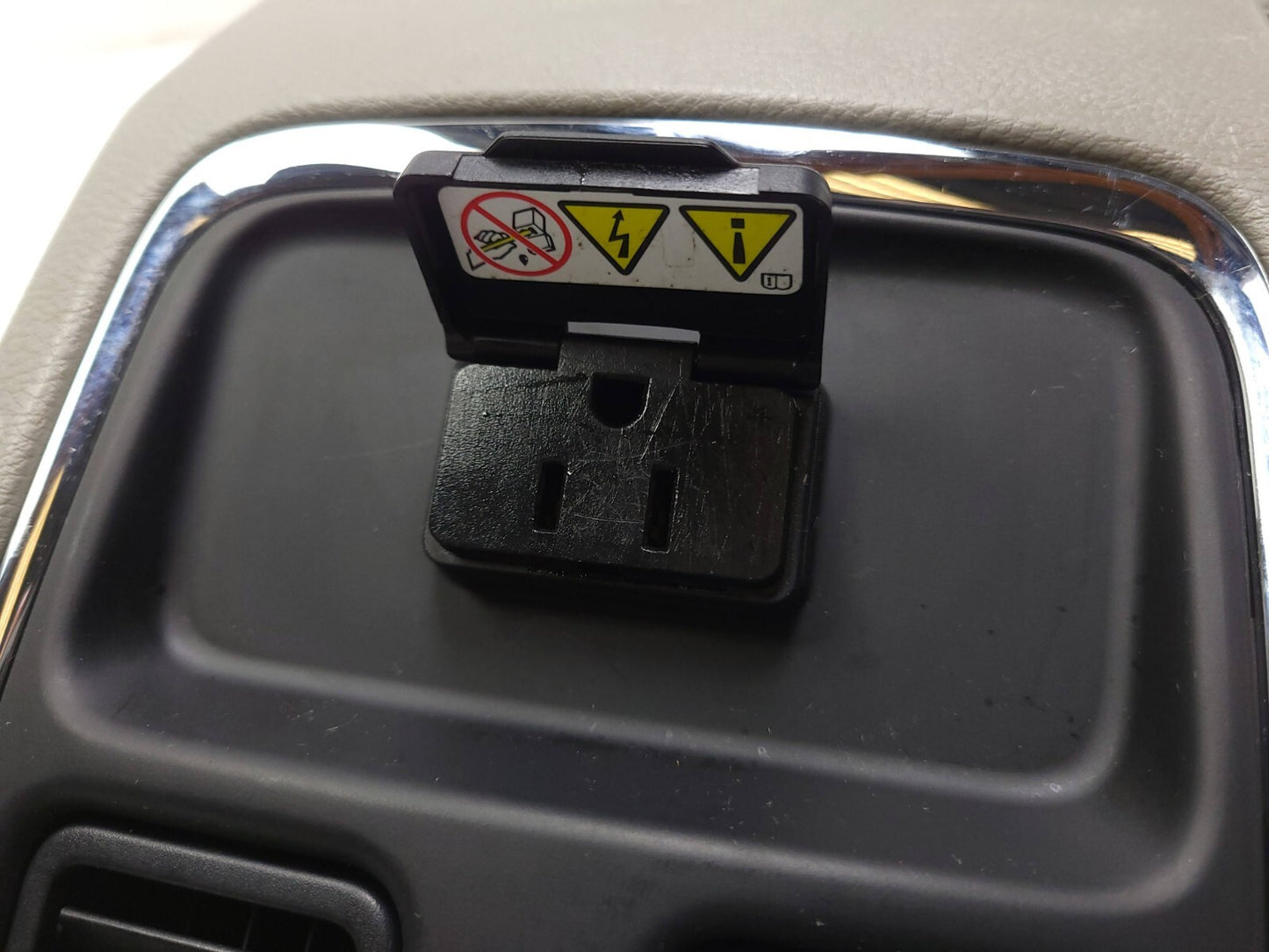 2012 Jeep Grand Cherokee Rear Center Console Trim W/ Air Vent OEM