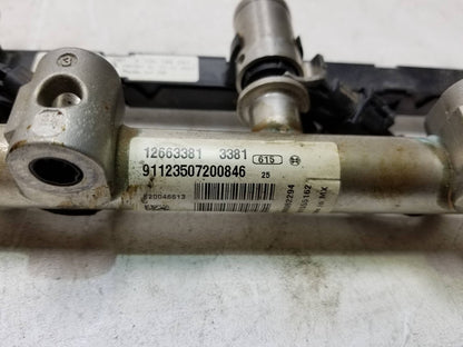 2013 - 2016 GMC Acadia Fuel Rail W/ Injector Set 3.6l OEM