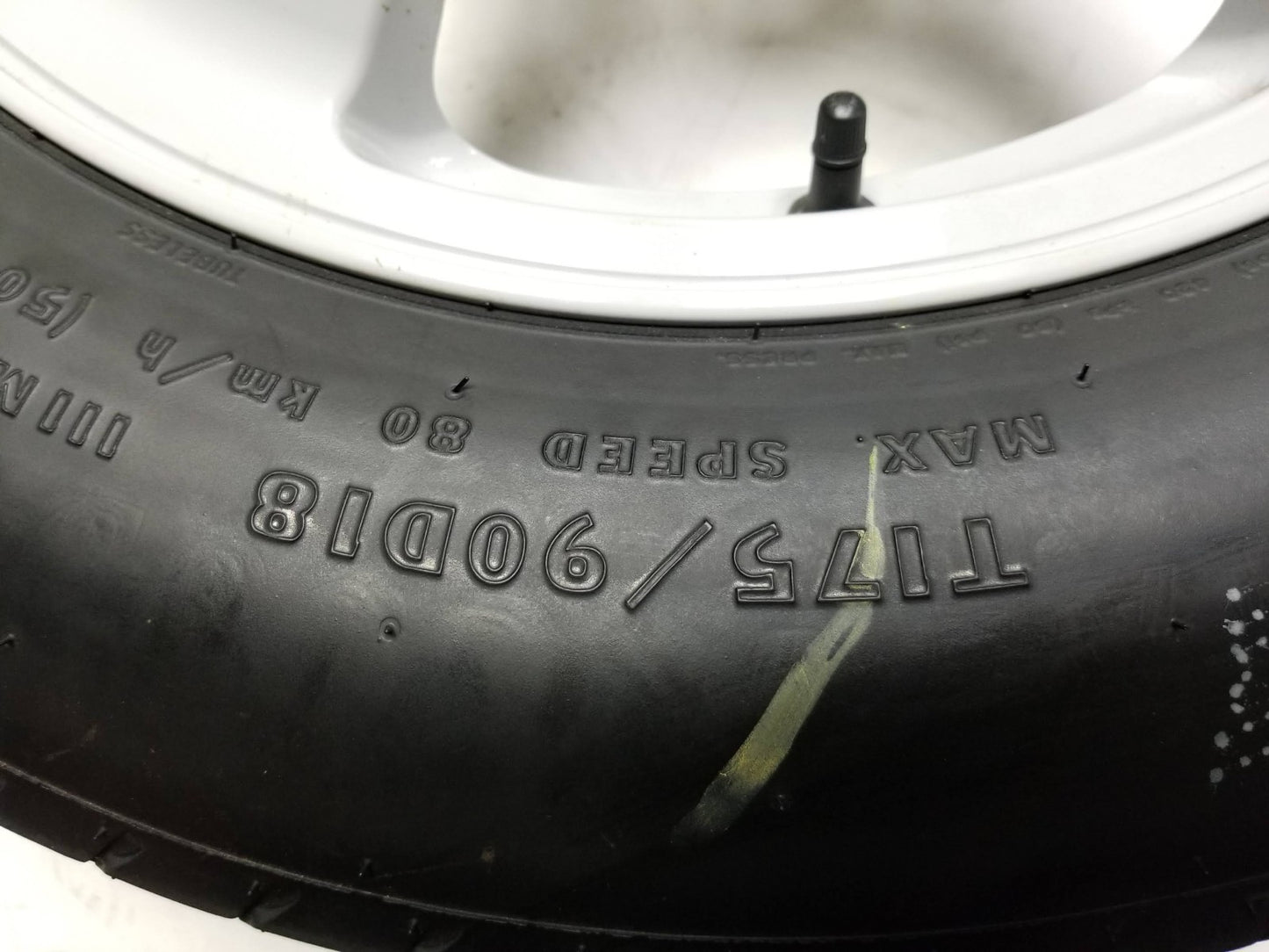 2011 - 2020 Jeep Grand Cherokee Wheel Rim W/ Tire T175/90 D18 OEM