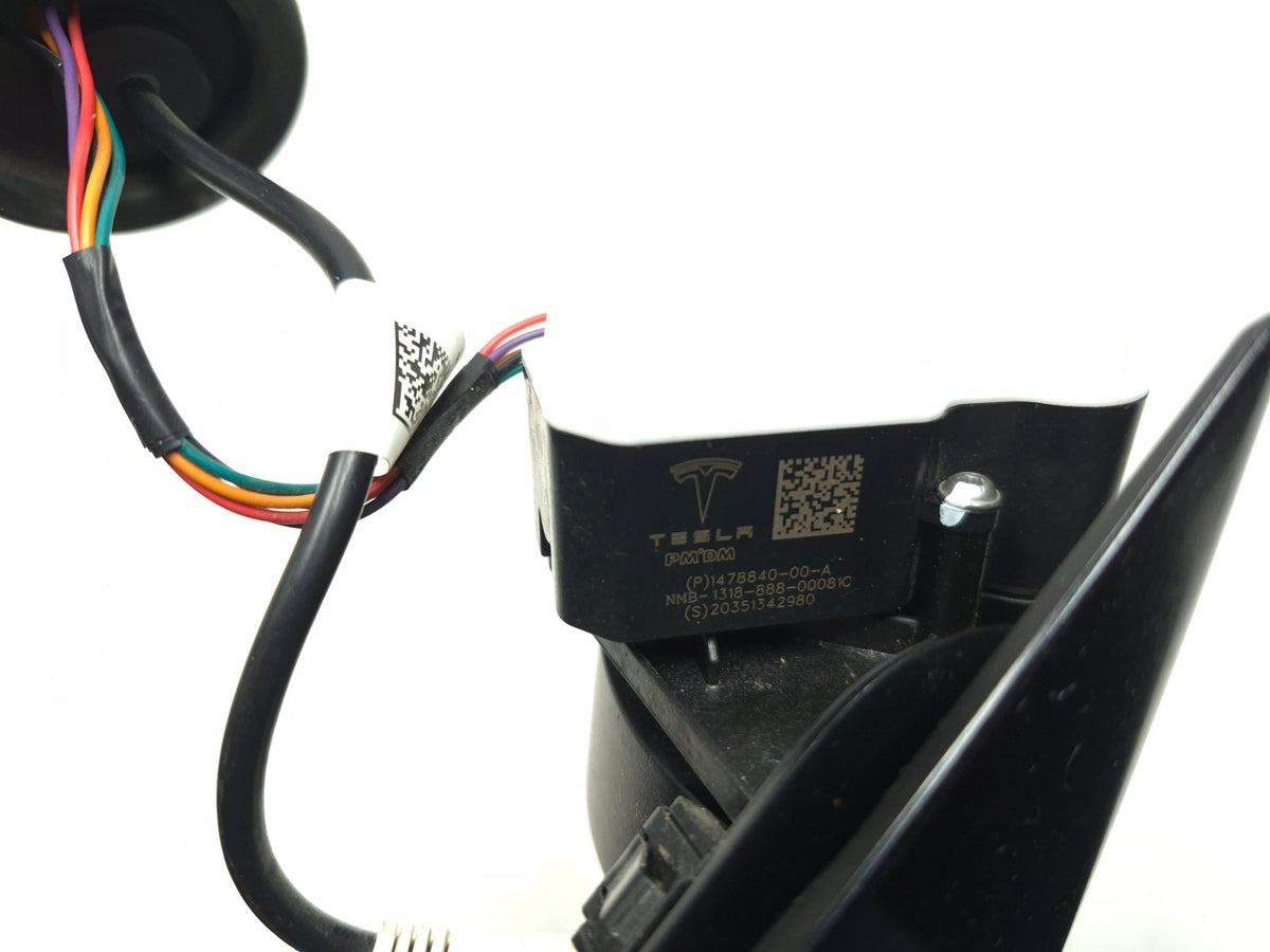 2018 Tesla Model 3 Charge Port Door 1566302-00-a OEM