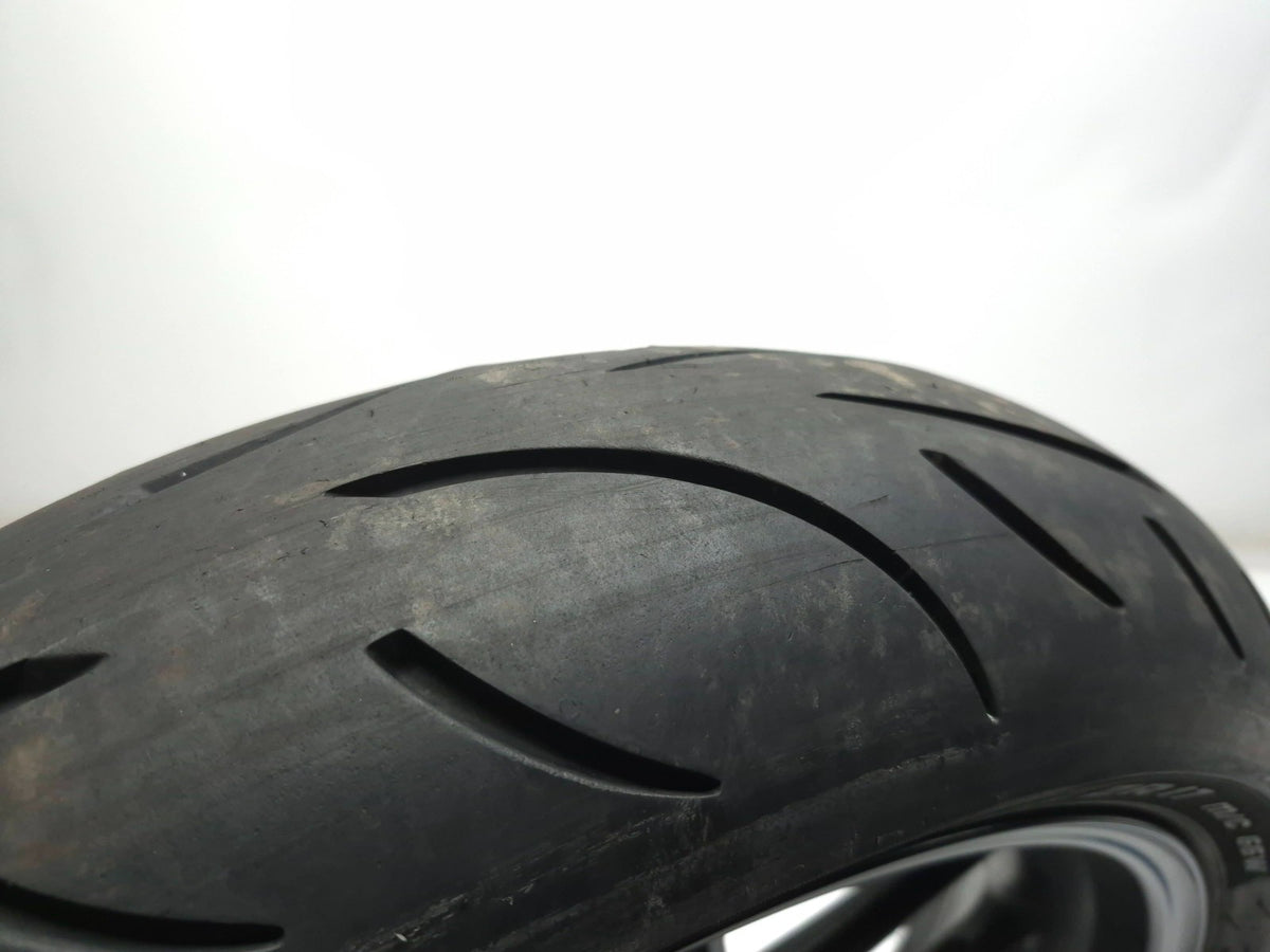 2024 Triumph Speed 400 Rear Wheel Rim W/ Tire 150/60/zr17 Metzeler OEM
