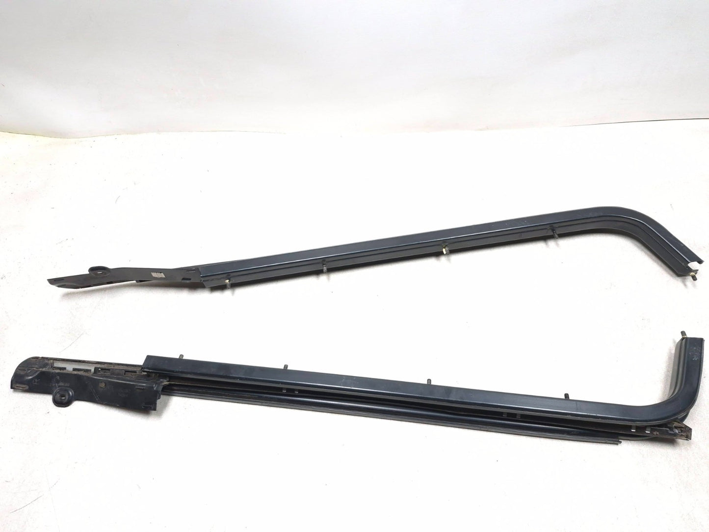 2013 Dodge Grand Caravan Slider Door Guide Chanel Left & Right Pair Oem✅