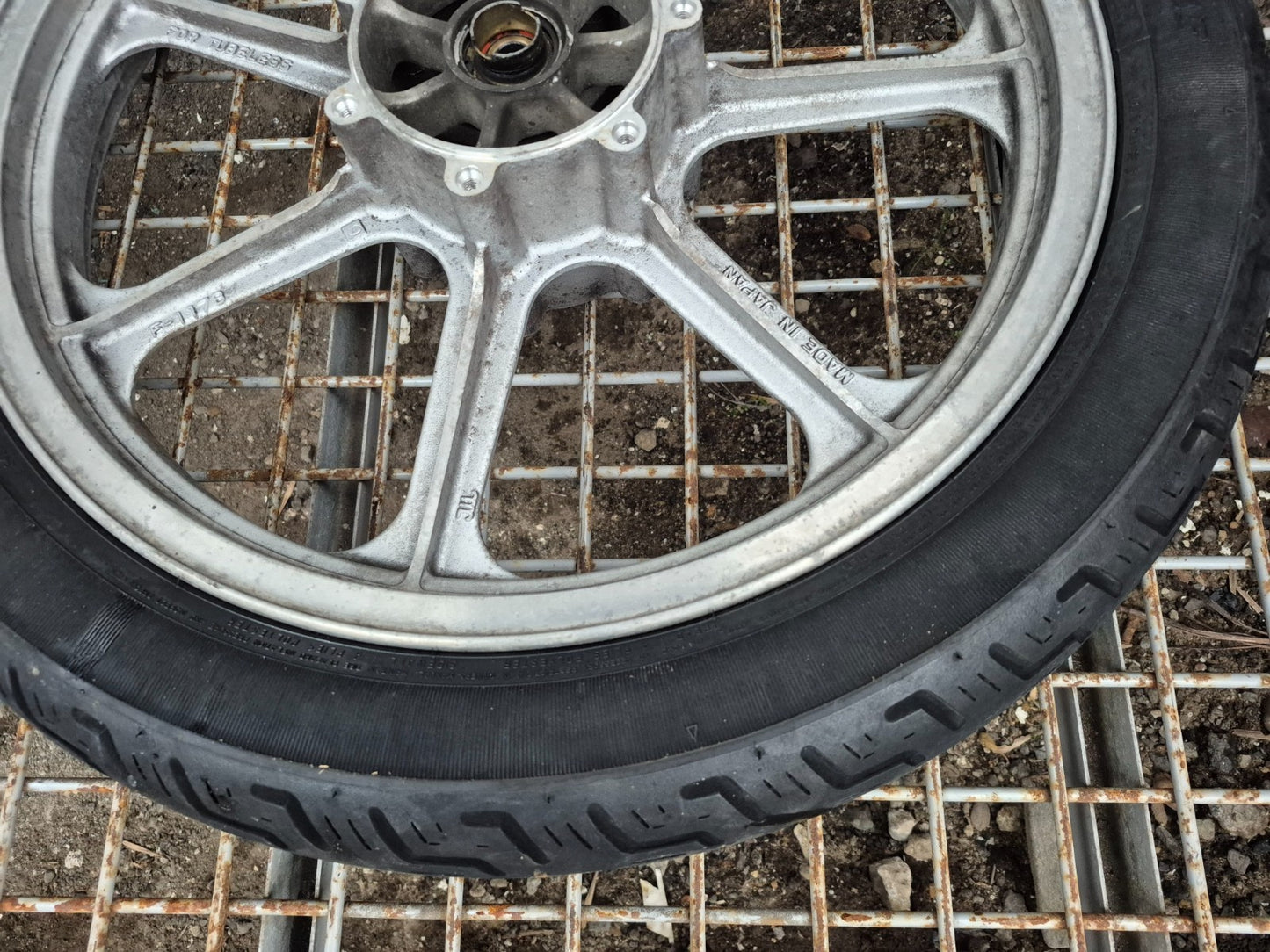 1990 Kawasaki Vn750 Vulcan Rear & Front Wheel W/ Tire Pair R 15 R 19 OEM