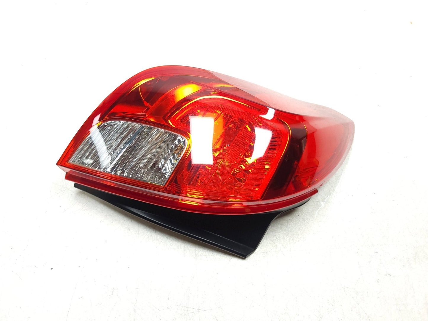 13 - 16 Buick Encore Tail Light Left & Right OEM
