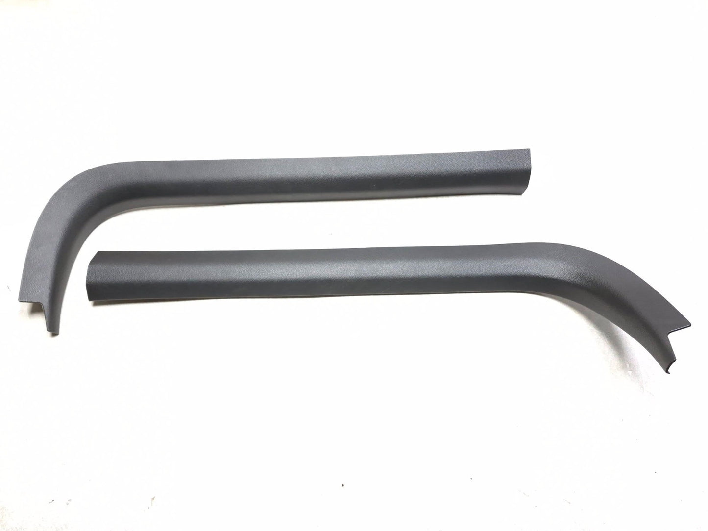 2017 Cadillac Ats Front Left & Right Side Door Sill Plate Molding Pair OEM