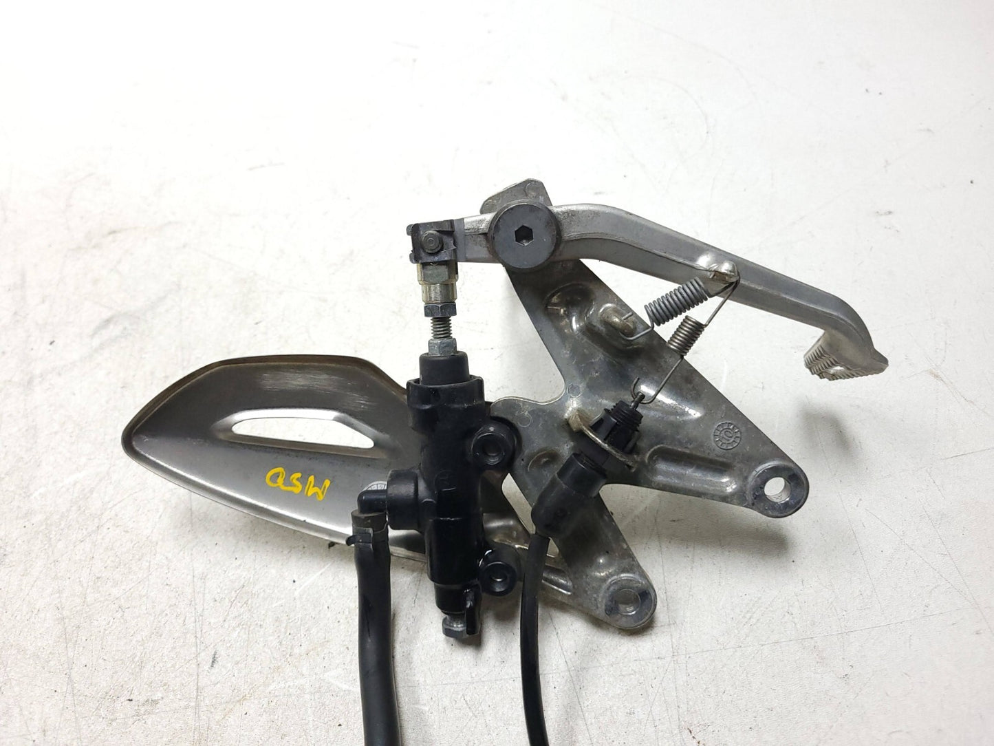 09-12 Triumph Street Triple R Front Right Foot Peg & Bracket W/master Cylinder