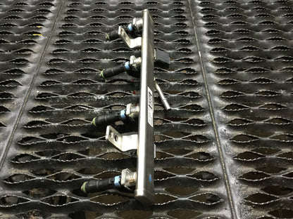 2015 Chrysler 200 Fuel Rail W/ Injector OEM