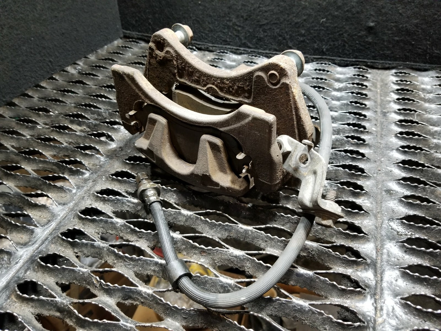 2007 Chrysler Sebring Front Passenger Brake Caliper OEM