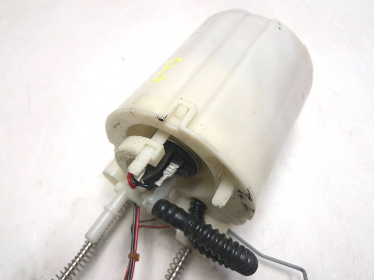 2011 Volkswagen Tiguan Gas Fuel Pump OEM