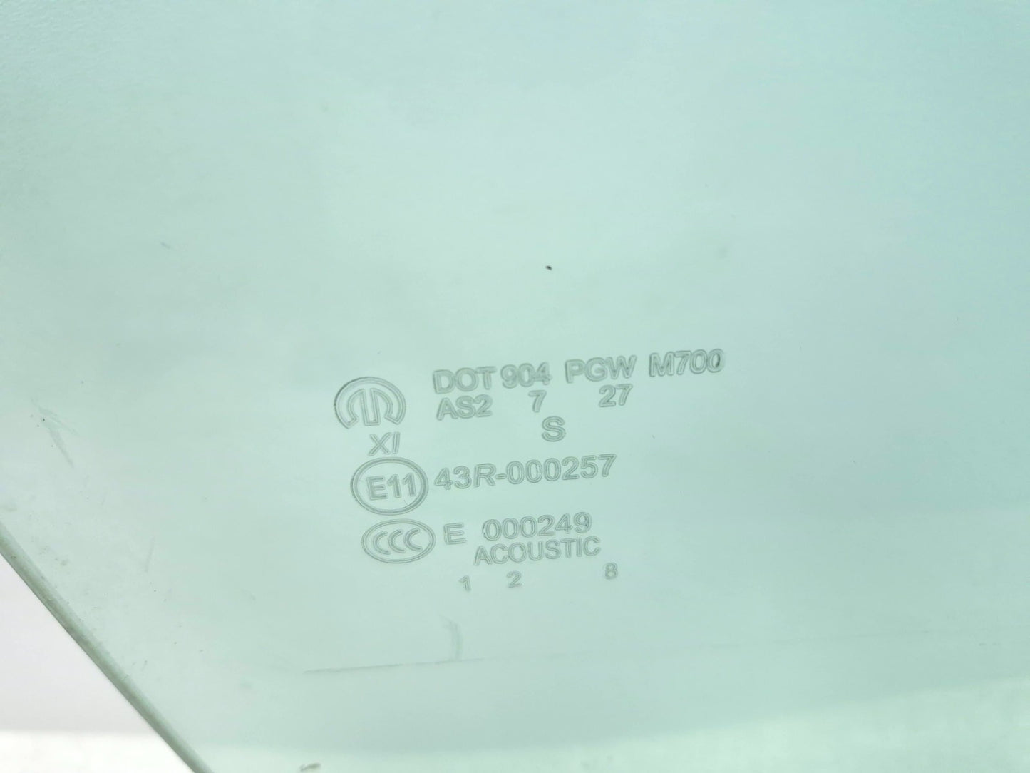 2018 Chrysler 300 Front Door Window Glass Right Passenger Side OEM