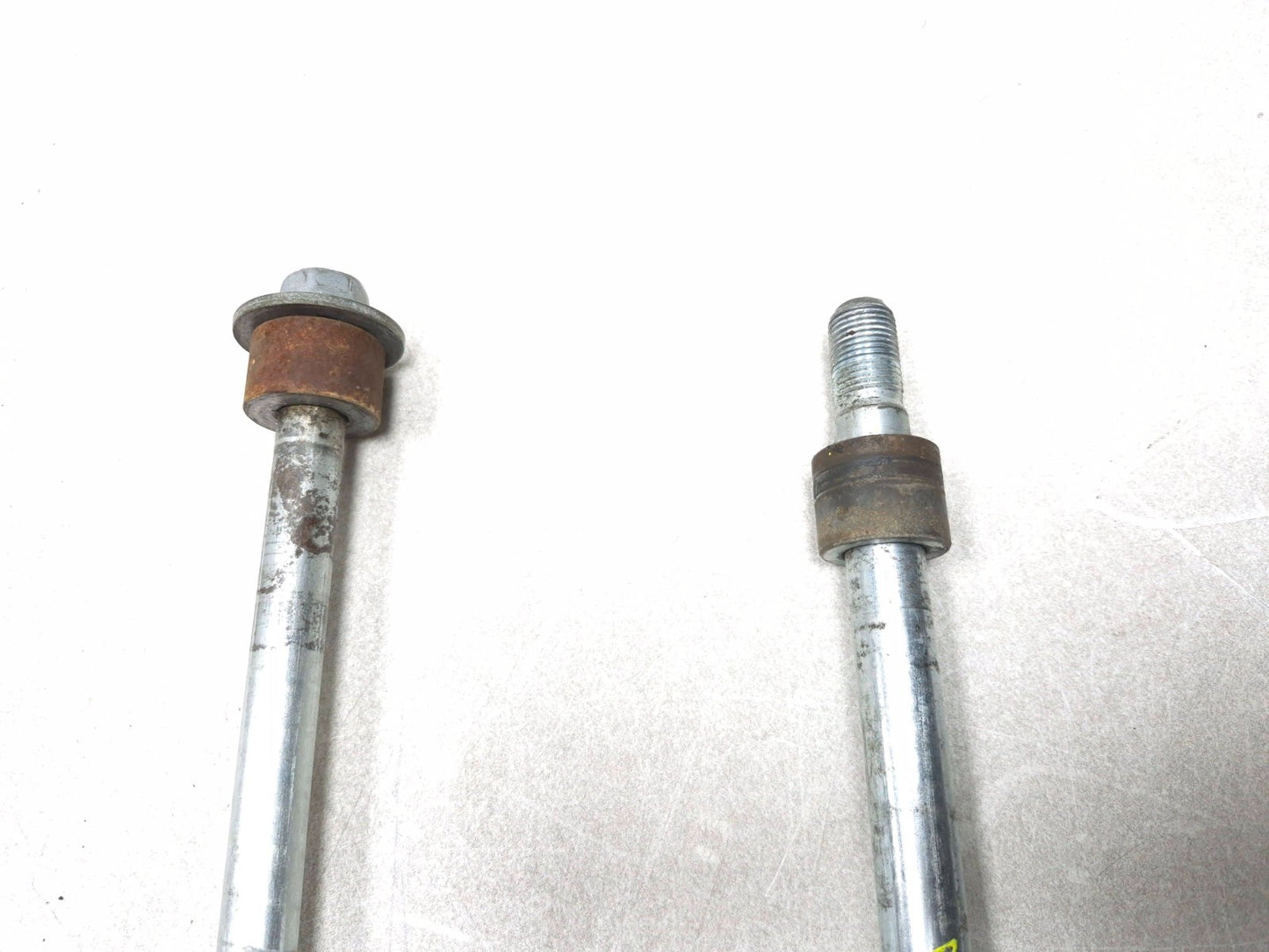 1999 Yamaha V Star Xvs650 Wheel Axle Front & Rear OEM