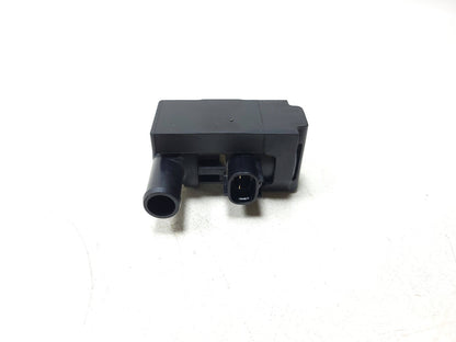 2012 Kawasaki Versys Le650c Air Valve & Air Flow Pressure Sensor 2 Pcs OEM