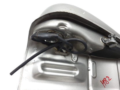 2007 Yamaha Xvs 1300 V-star Fuel Tank Has Damage OEM