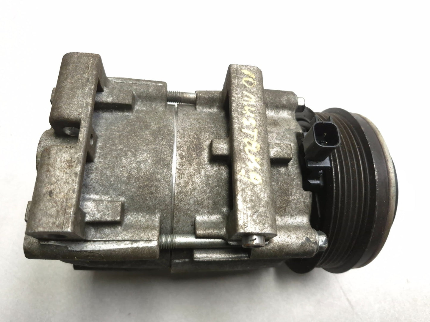 2010 Ford Mustang Cabrio AC Compressor OEM