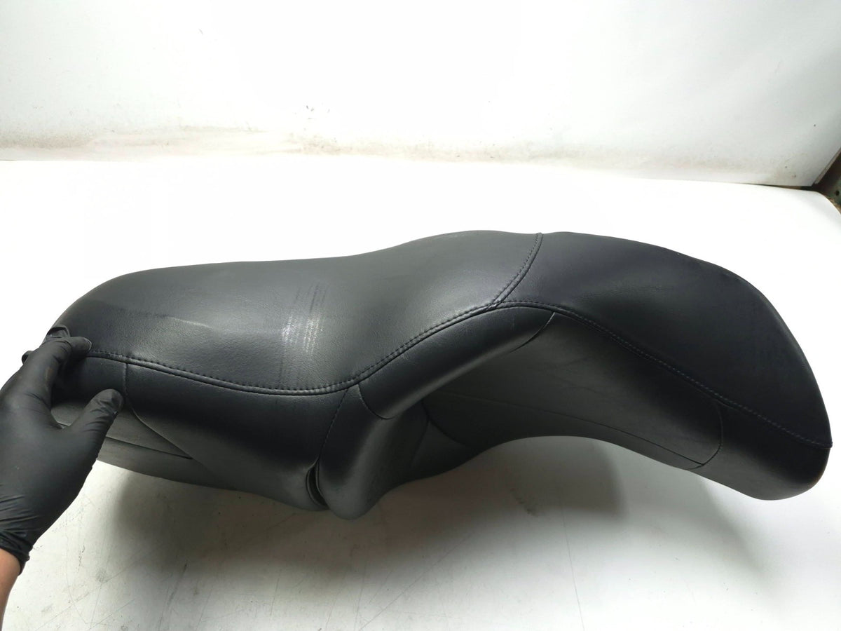 2007 Harley Touring Street Glide Seat & Passenger Backrest Pair OEM
