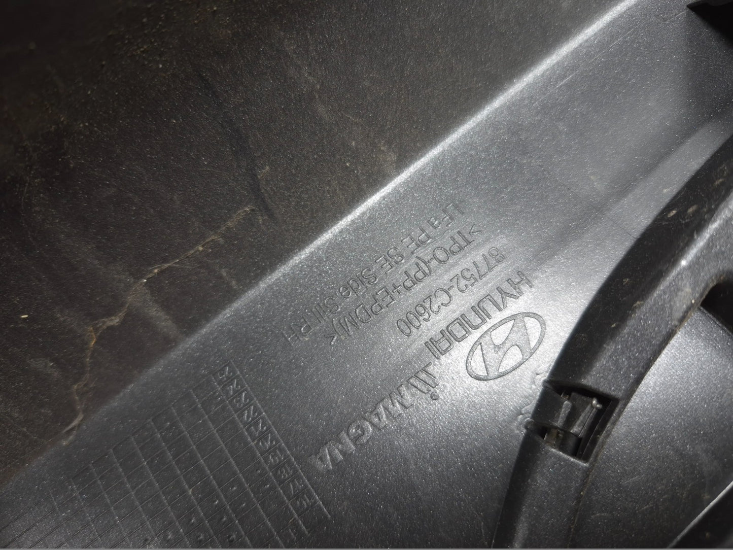 2018 Hyundai Sonata Skirt Rocker Panel Molding Left & Right Pair OEM