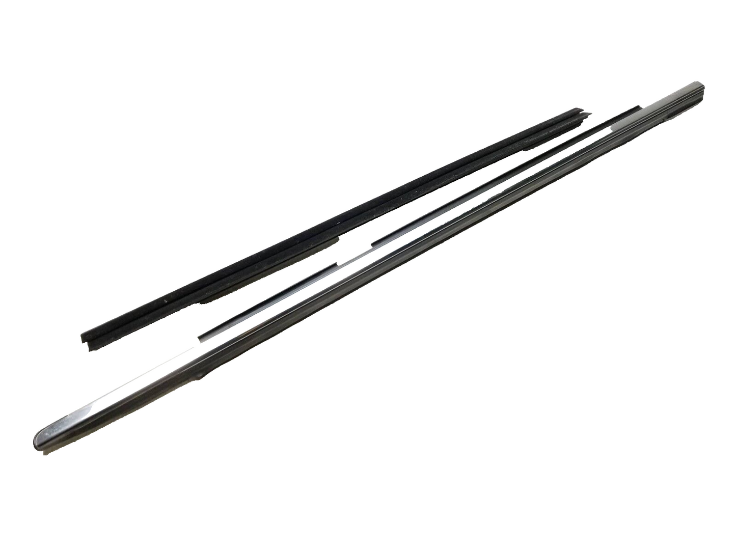 11-14 Chrysler 200 Sedan Window Belt Seal Front Passenger Side Right 2pcs OEM