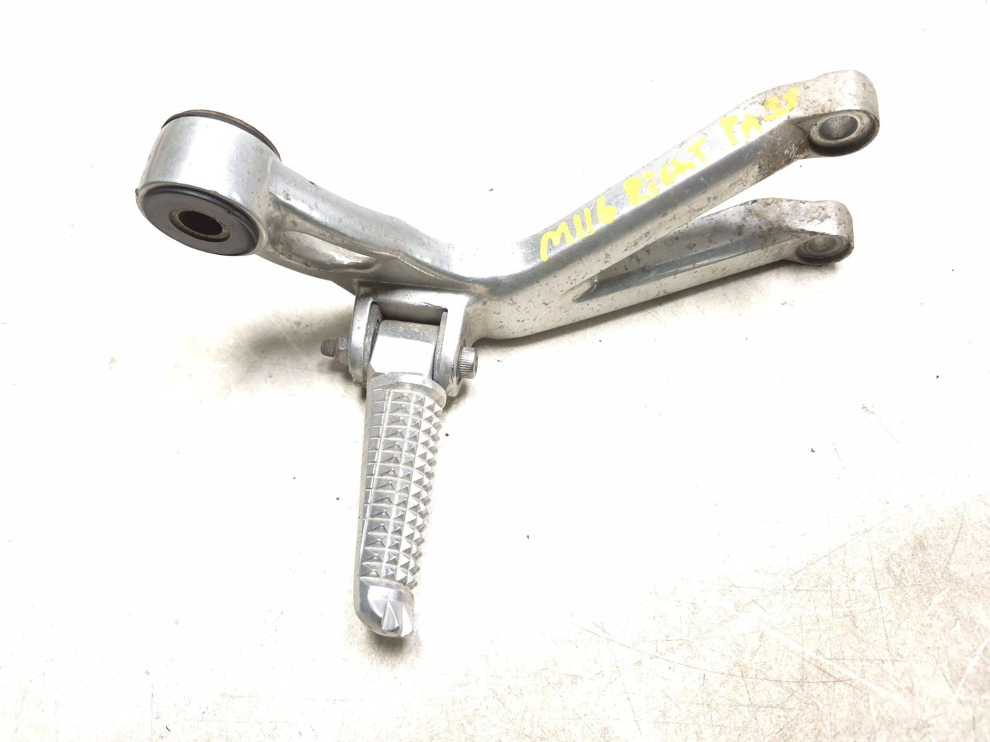 2002 Yamaha Yzf-r6 Left & Right Rear Footrest OEM