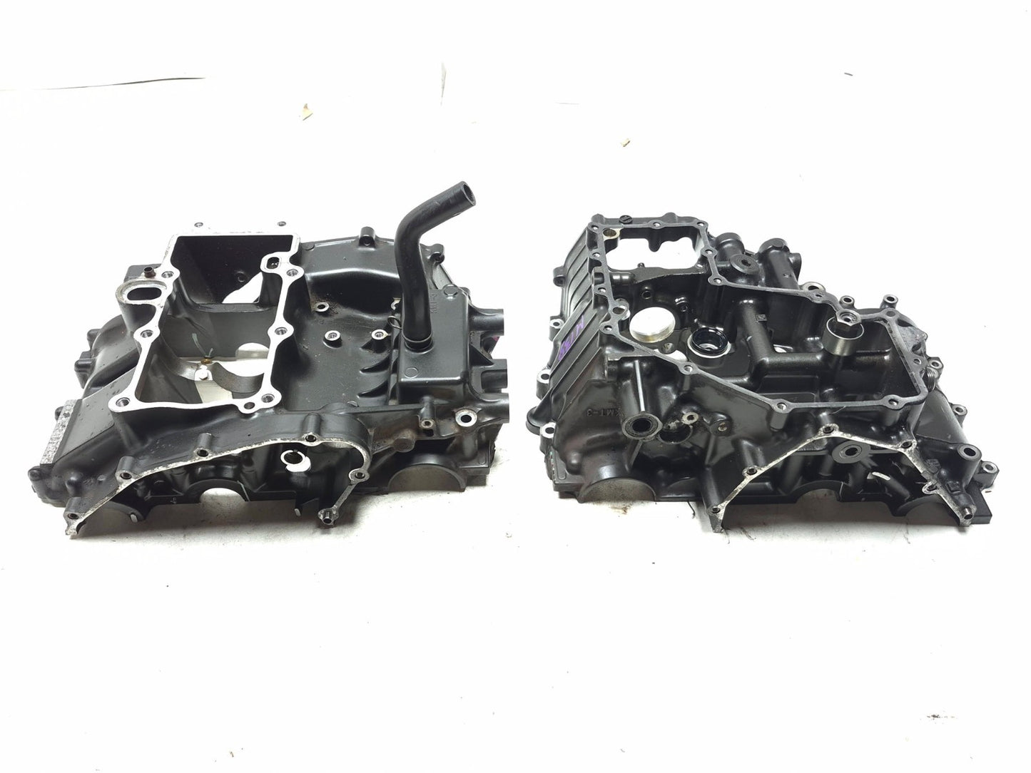 2023 Kawasaki Ninja 400 Ex400 Engine Motor Crankcase Pair OEM