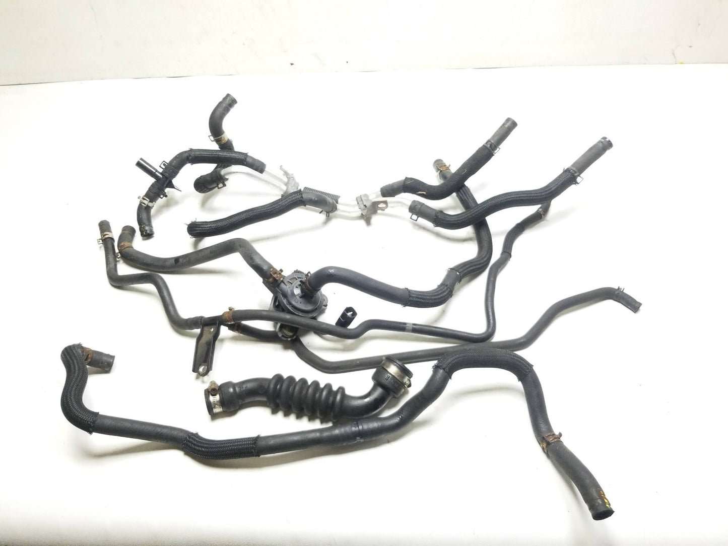 11-17 Lexus CT200h Coolant Hose Pipe Oem✅