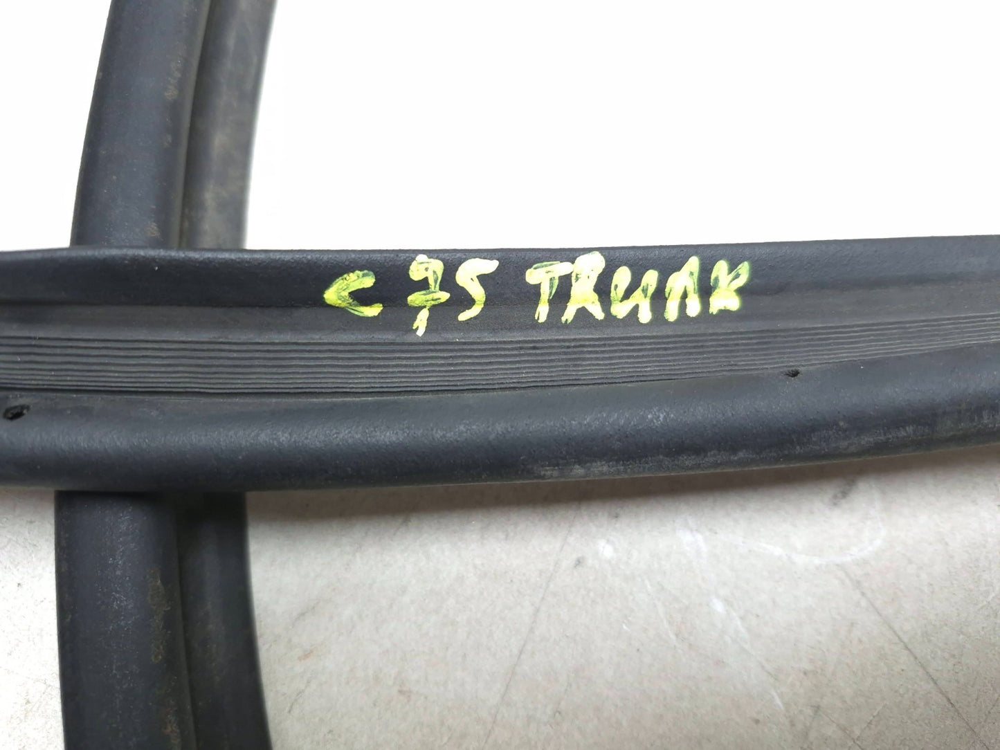2010 Lexus Hs250h Trunk Lid Weatherstrip Seal OEM