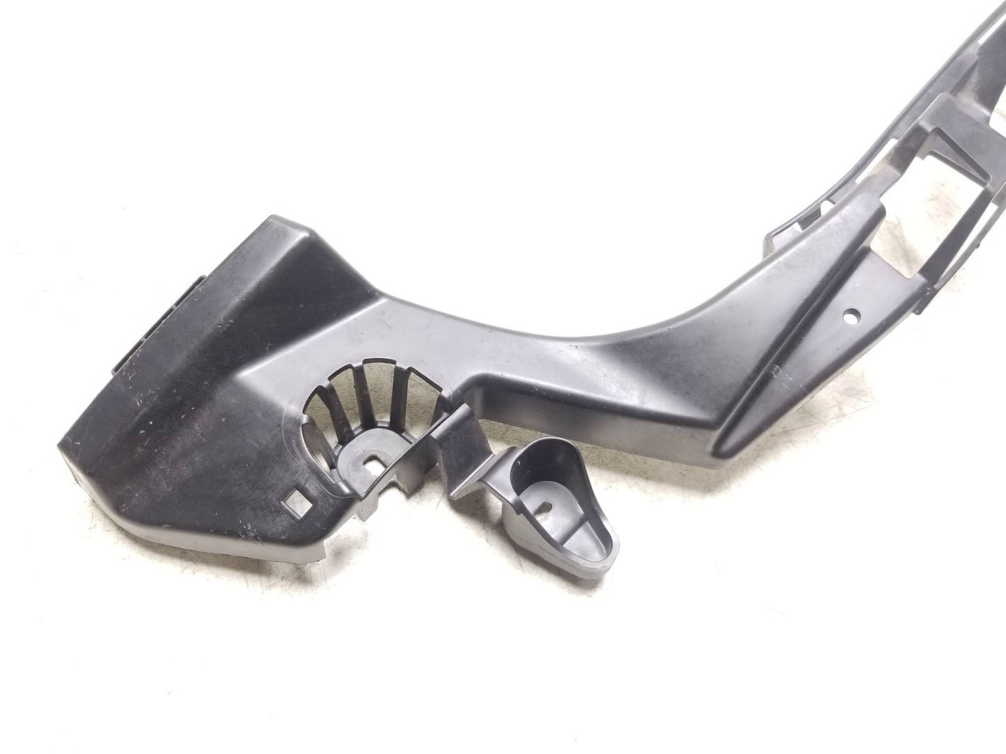 2017 Jaguar Xe Rear Bumper Center Support Mount Bracket OEM