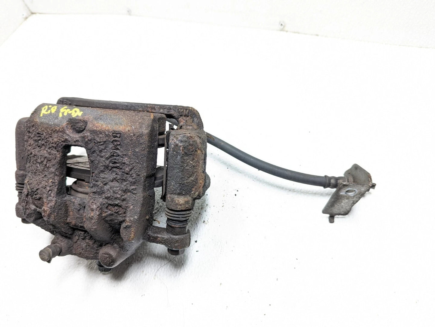 2014 Kia Rio Front Brake Caliper Left & Right OEM