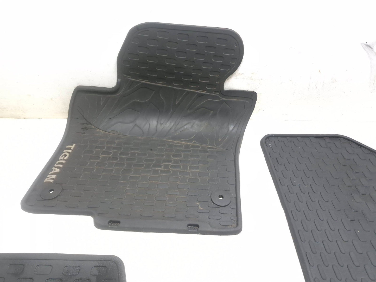 2011 Volkswagen Tiguan All Weather Rubber Floor Mat 4pcs OEM