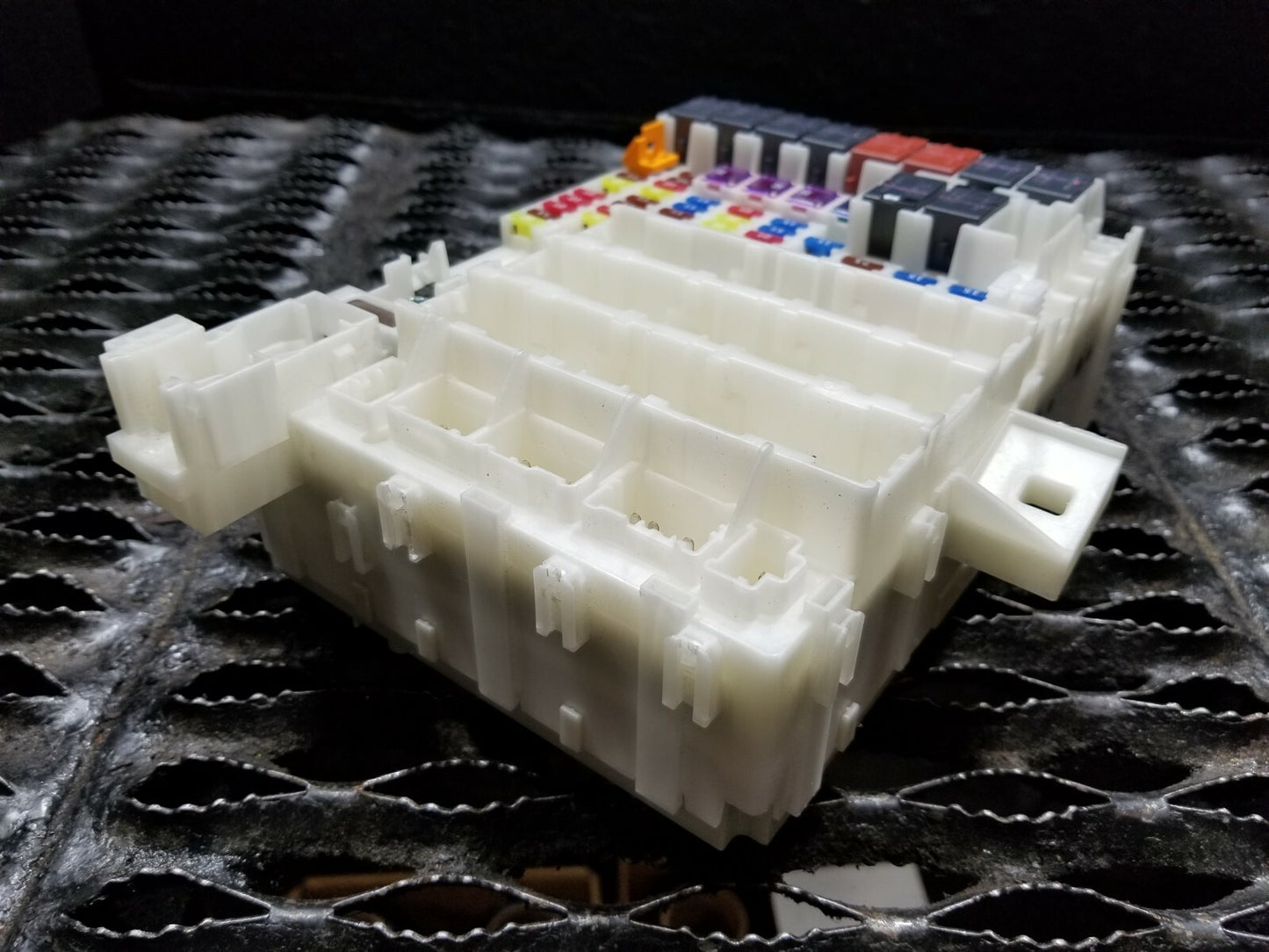 11 12 13 14 15 16 Honda Cr-z Fuse Relay Box  OEM 82k