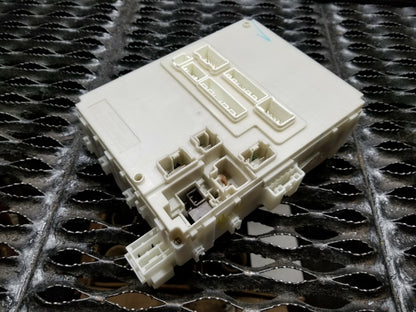11 12 13 14 15 16 Honda Cr-z Fuse Relay Box  OEM 82k