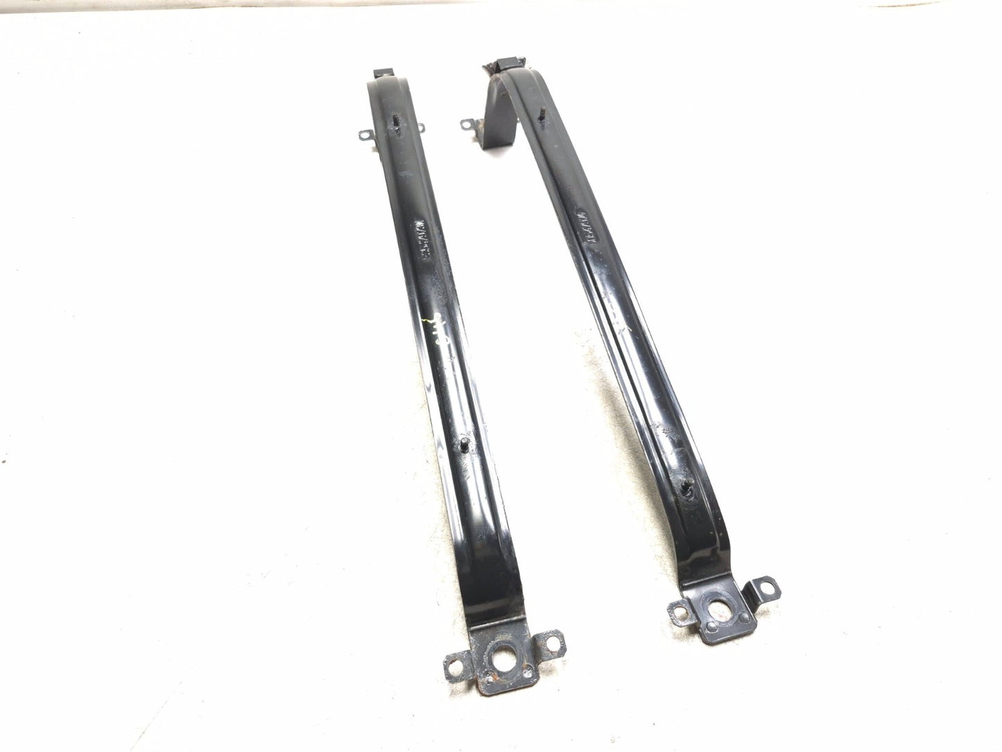 2021 Alfa Romeo Giulia Fuel Tank Strap Pair Oem✅