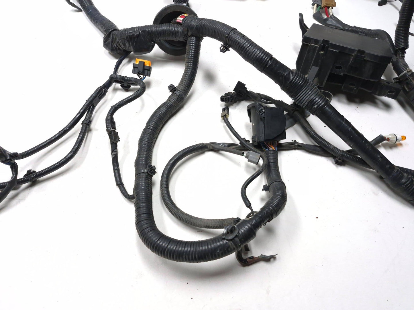 2011 Nissan Juke Main Wire Harness With Fuse Box OEM